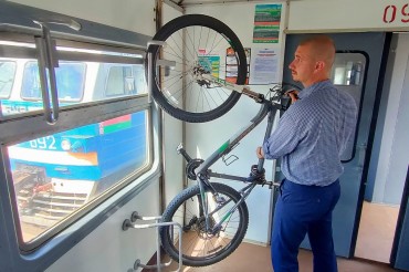 В электричках эконом-класса оборудуют места для провоза велосипедов