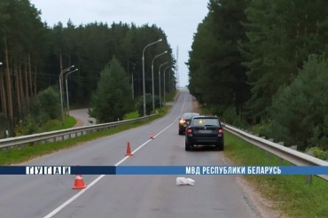 На путепроводе в Озерище автомобиль переехал лежащую на дороге женщину