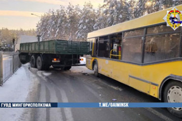 В ДТП с колодищанским автобусом пострадали два пассажира