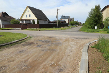 Как непросто строить дороги, знают жители улицы Глебковка в Колодищах