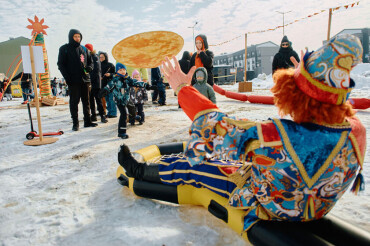 С санями, фаер-шоу и хаски в упряжках. В Зеленой гавани "гукалi вясну"