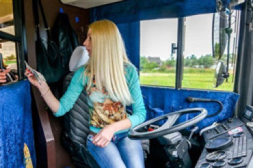 Блондинка за рулем автобуса Колодищанского маршрута: репортаж от onliner.by