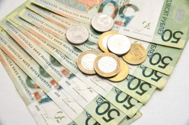 За год средний уровень зарплаты по вакансиям в Колодищах вырос на 82 рубля