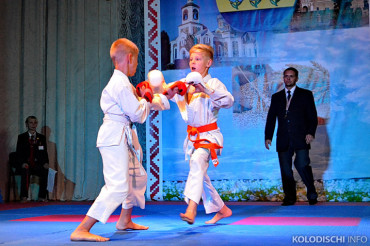 Юный колодищанец победил на фестивале "Бастионы мира" по каратэ