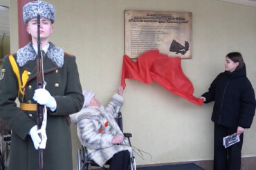На канале БелЖД вышел видеосюжет про открытие мемориальной доски на станции Колодищи