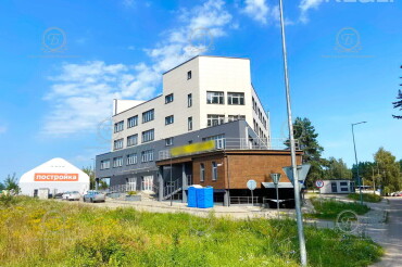 На выезде из Колодищ сдают торговое помещение, площадью 423 квадрата