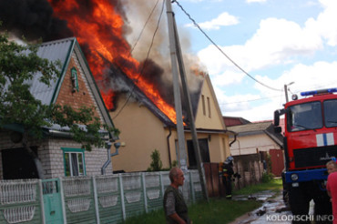 В Колодищах горел частный дом в котором проживает 2 семьи