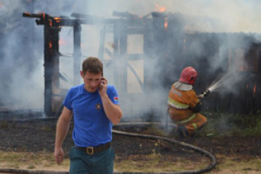 Фоторепортаж с места событий: 31 июля по ул. Буденного случился пожар: горел частный дом