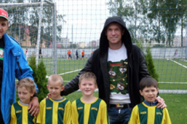 Александр Глеб поддержал команду детей Колодищанской школы на "Кубке Динамо-2014"