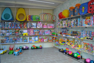Магазин детских игрушек открылся на привокзальной площади в Колодищах