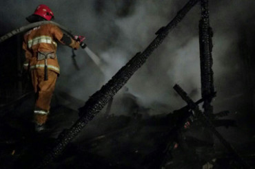 Ночью в Колодищах горел дачный дом: пострадал один человек