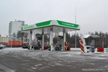 В Беларуси второй раз с начала месяца дешевеет автомобильное топливо 