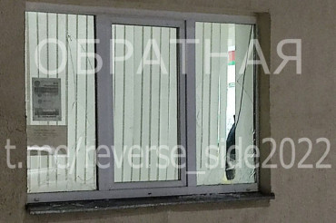Пьяная 25-летняя жительница Колодищ стулом разбила окно пункта охраны порядка