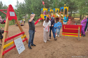 Жители открыли детскую площадку в районе улицы Живописная в Колодищах