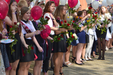 Торжественная линейка посвященная окончанию учебного года состоялась в Колодищанской школе