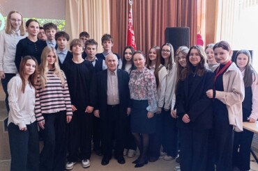 Колодищанскую школу посетил народный артист Беларуси Эдуард Ханок