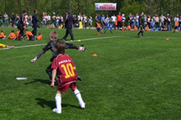 Дети Колодищанской СШ участвуют в открытом турнире по футболу «Весенний Буслик-2014»