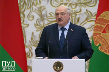 "У нас что булочку пополам не могут разрезать". Лукашенко высказался об уходе "Макдональдс"
