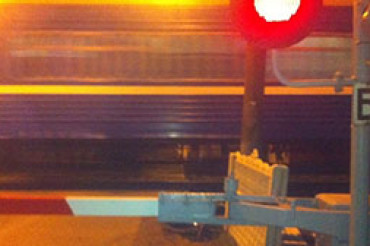 Скорый поезд столкнулся с легковым автомобилем на Ж/Д переезде в Колодищах