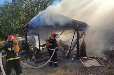 Из-за короткого замыкания электроскутера случился пожар на частном подворье в Колодищах
