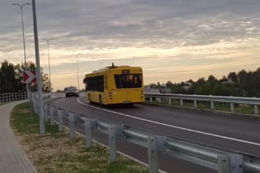 Видео с проехавшим по мосту в Колодищах автобусом набрало 150 тысяч просмотров в TikTok 