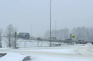 Мост в Колодищах прошел первое испытание снегопадом: заторы были, но не критические