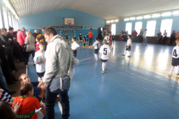 Детская футбольная команда из Колодищанской школы участвует в большом первенстве среди 12 команд города Минска