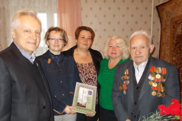 Депутат Найдович С.М. и коллектив «МАП ЗАО» поздравили ветеранов проживающих в Колодищах с 70-летием победы
