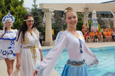 Знай наших! Победы коллективов Колодищанского Дома культуры на фестивале фольклора в Болгарии