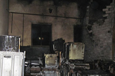 Пожар на складских помещениях по улице Чкалова: предварительная причина - поджог
