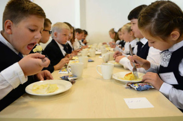 Дети с сельской пропиской могут получить бесплатное питание в городских школах, если на это пойдут местные власти