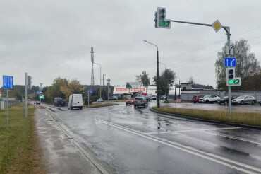 На въезде в Колодищи включили долгожданные светофоры