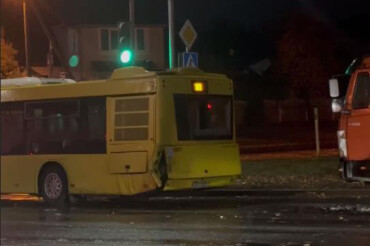 На перекрестке в Колодищах столкнулись пассажирский автобус и грузовик