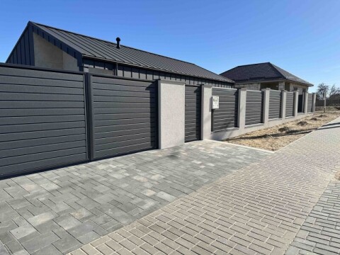 Компания Изогрупп - все виды самых современных заборов фото 1