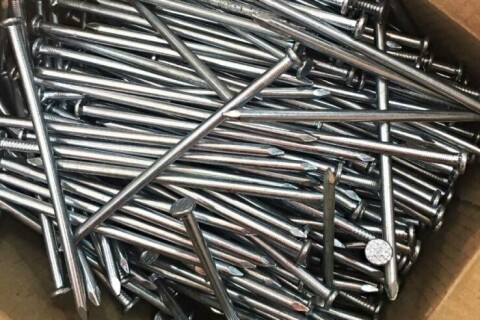 Крепеж: гвозди, шурупы конструкционные, саморезы (черные, желтые, пресшайба, кровельные по RAL), шпильки резьбовые Речица, крепежные уголки для стропильных систем и др. Сайт: metall-24.by фото 3