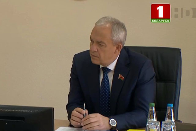 Жители пожаловались главе Администрации Президента на шум и запах от производства в Колодищах