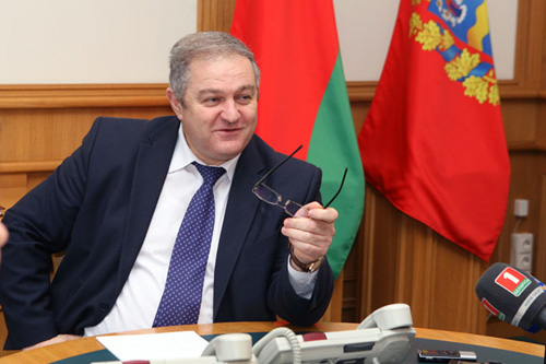 Житель поселка обратился к Шапиро: раннее открытие магазинов и реализация в них спиртного влияет на криминогенную обстановку