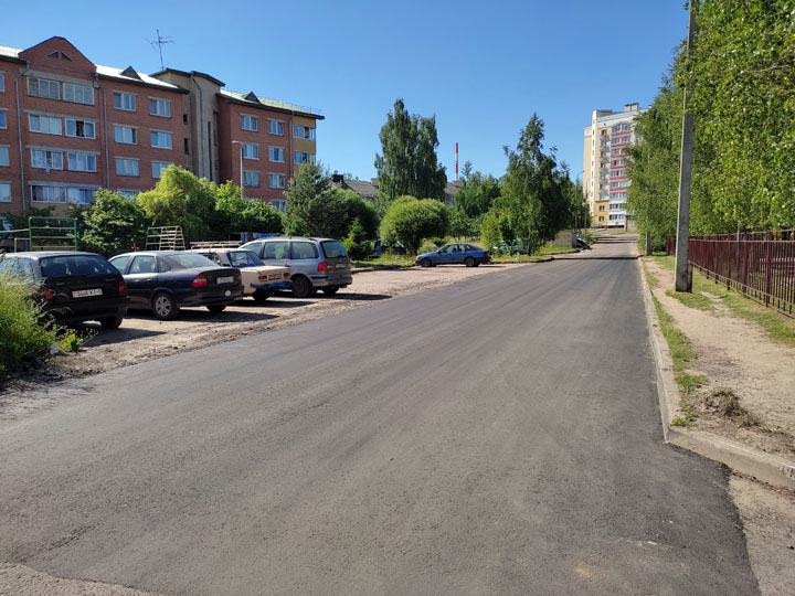 В Колодищах заасфальтировали разбитый участок улицы Тюленина