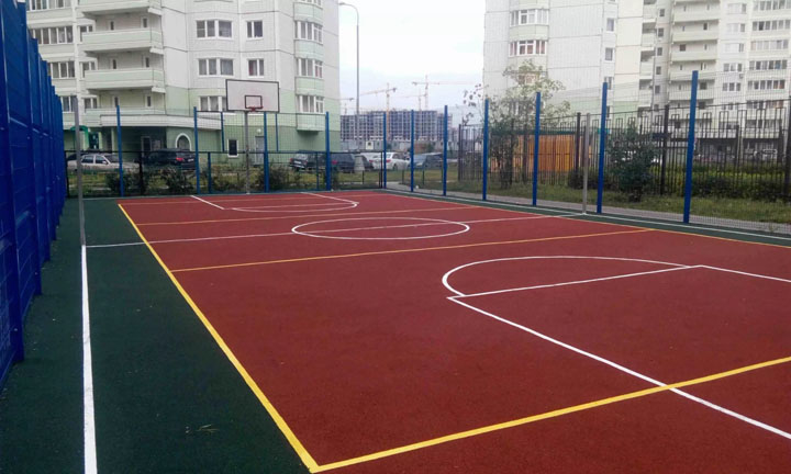 ​В Колодищах приступили к установке спортивного и игрового комплекса