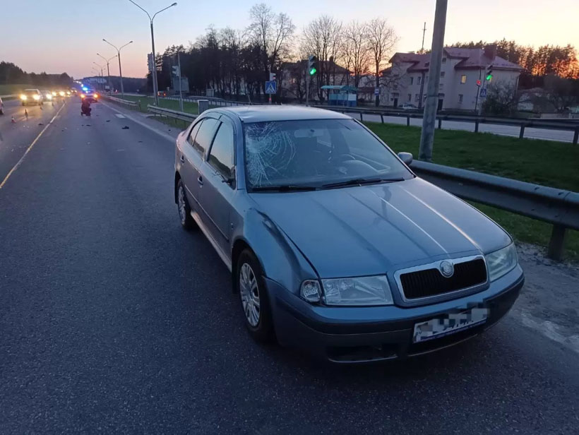 Возле деревни Жуков Луг легковушка сбила двух пешеходов, один из них погиб  
