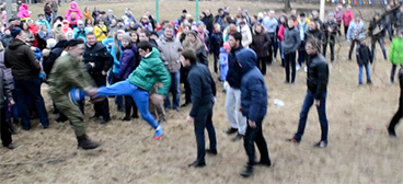В минувшие выходные, на праздновании Масленицы, случилась потасовка. Видео.
