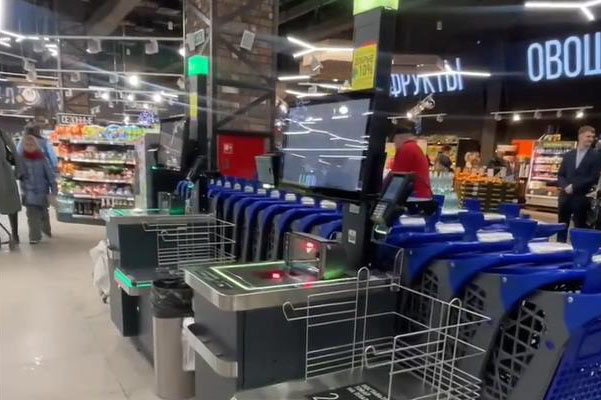 В магазине "Виталюр" на 9 км установили кассы самообслуживания