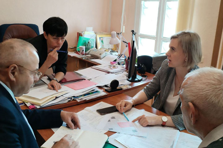 Депутат Палаты представителей Татьяна Лавринович провела выездной прием граждан в Колодищах