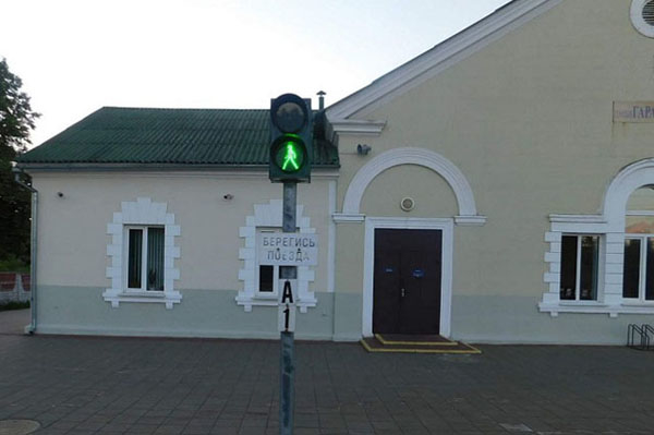 В Городище поездом сбило 28-летнего парня. Он переходил пути в наушниках