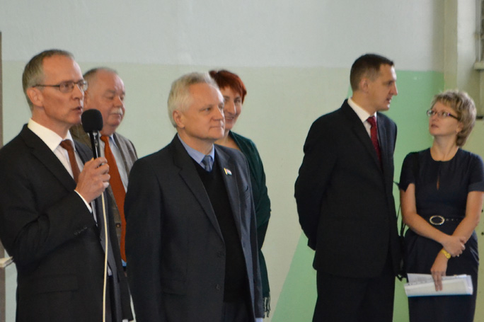 Проект "Дети против наркотиков": в Колодищанскую школу закуплен спортинвентарь на 4,5 тысячи евро 