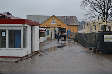 До середины апреля с привокзальной площади в Колодищах уберут все торговые киоски и павильоны