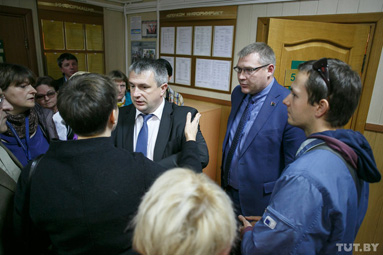 Около 100 жителей Колодищ пришли на прием к председателю Минрайисполкома