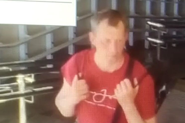 Милиция просит помочь опознать подозреваемого в хищении. Фото и видео