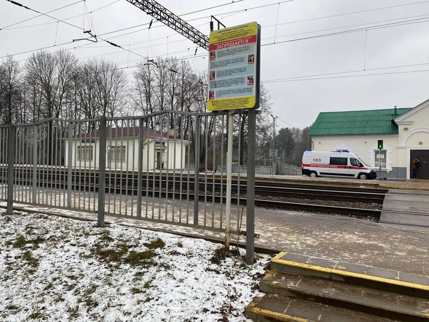 В Городище под поезд попал 65-летний мужчина, перебегавший пути по настилу