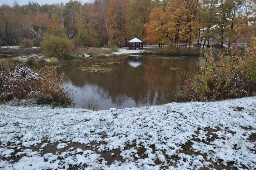 В Колодищах выпал снег - фото